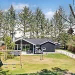 Sora - 2km From The Sea By Interhome